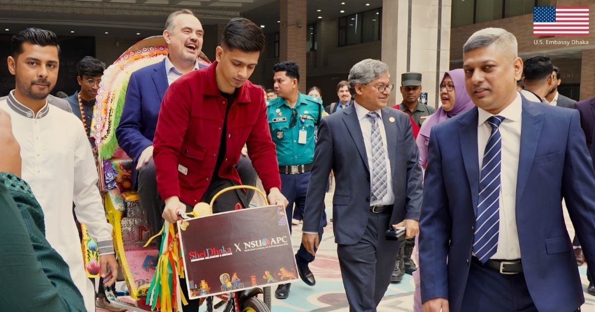 নবনিযুক্ত মার্কিন রাষ্ট্রদূত রিকশা আর্ট ফ Festে উপস্থিত থাকলেন
