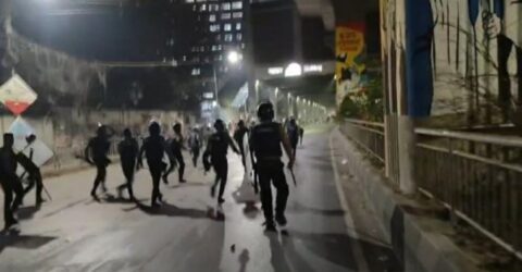 শাহবাগে ফের পুলিশের সঙ্গে ইনকিলাব মঞ্চের সংঘর্ষ