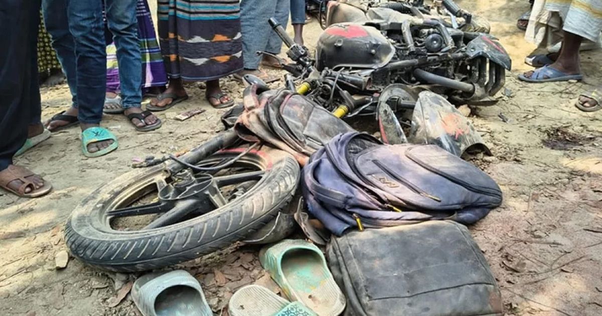 দৌলতপুরে মোটরসাইকেল দুর্ঘটনায় দুই স্কুল ছাত্রের মৃত্যু, আরও একজনের অবস্থা আশঙ্কাজনক