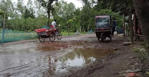 সারিয়াকান্দিতে জলবদ্ধ সড়ক নির্মাণে জনদুর্ভোগ থেকে মুক্তি