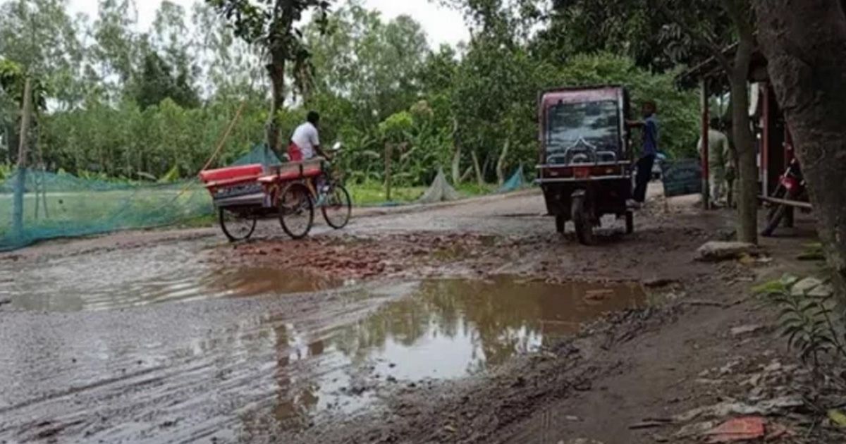 সারিয়াকান্দিতে জলবদ্ধ সড়ক নির্মাণে জনদুর্ভোগ থেকে মুক্তি