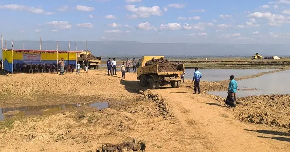 ফসল রক্ষা বাঁধ নির্মাণে অনিয়ম ও হাওরের জীববৈচিত্র্য ক্ষতি