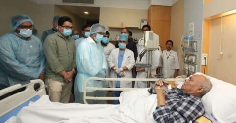 বিএনপি চেয়ারপারসন তারেক রহমান অসুস্থ রুহুল কবির রিজভীকে দেখতে হাসপাতালে গেলেন