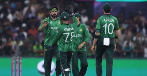 অলরাউন্ড পারফরম্যান্সে পাকিস্তানের উজ্জ্বল জয়: যুক্তরাষ্ট্রকে হারিয়ে শীর্ষে গ্রুপ