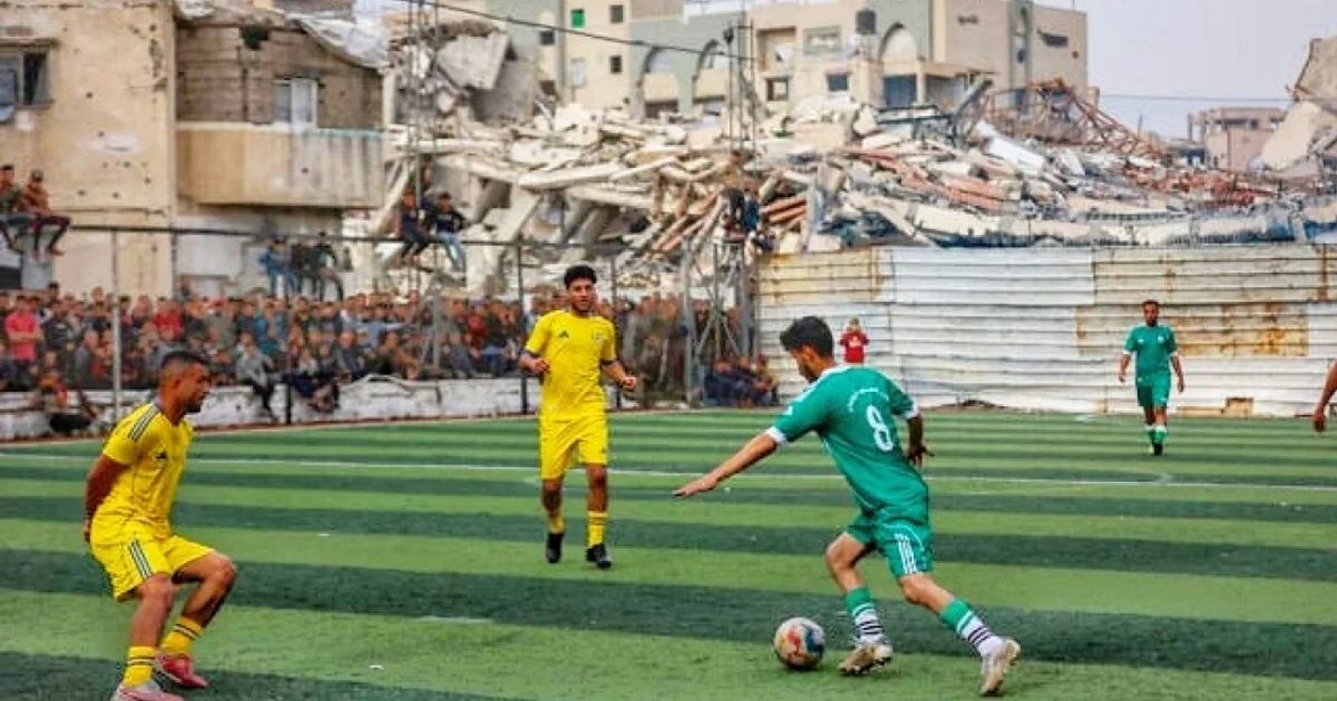 গাজার ধ্বংসস্তূপের মধ্যে ফুটবল ফিরল দুই বছর পর