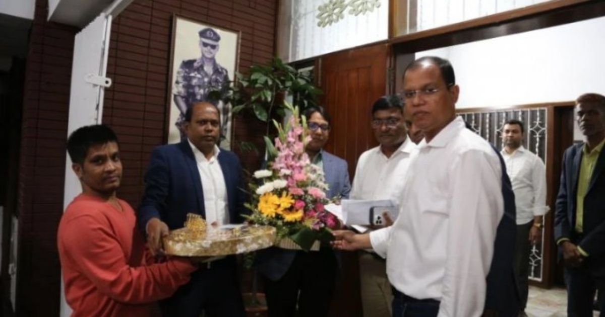 মমতা বন্দ্যোপাধ্যায় তারেক রহমানকে ফুল ও মিষ্টি পাঠিয়ে শুভেচ্ছা জানালেন