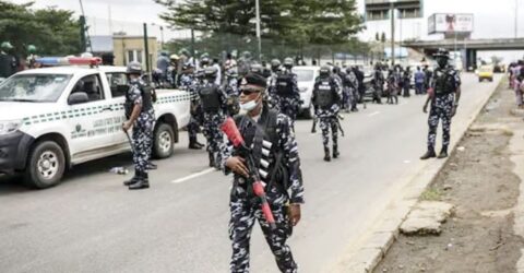 নাইজেরিয়ায় বন্দুকধারীদের হামলায় নিহত ৩২