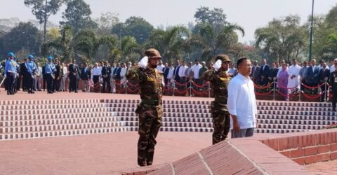 প্রধানমন্ত্রীর ফুলেল শ্রদ্ধা স্মৃতিসৌধে