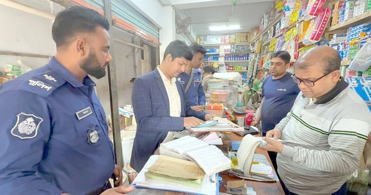 কালীগঞ্জ বাজারে অভিযান, ৪ মামলায় ১৭ হাজার টাকা জরিমানা