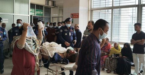 গাজীপুরে ট্রেনে কাটা পড়ে পুলিশ সদস্য আহত