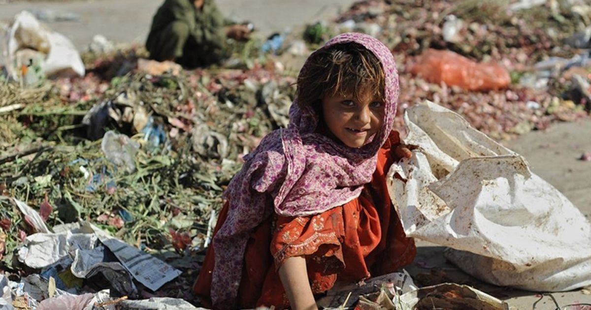 পাকিস্তানে দারিদ্র্য বৃদ্ধি ও অর্থনৈতিক সংকট চরমে