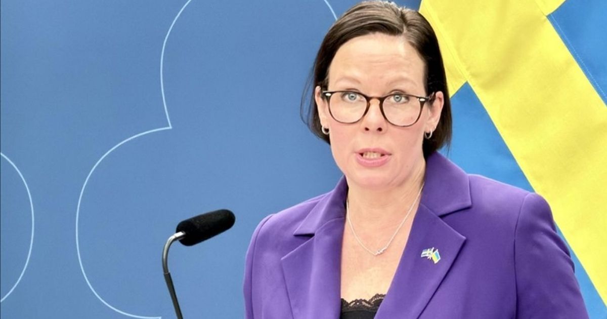 সুইডেনের তীব্র নির্দেশ: দ্রুত ইরান ছাড়ার আহ্বান