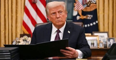 সুপ্রিম কোর্টের রায়ের পরও ১৫ শতাংশ বৈশ্বিক শুল্ক আরোপের ঘোষণা দিলেন ট্রাম্প