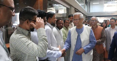 ড. ইউনূস পুরনো কর্মস্থলে ফেরত