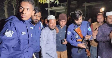 প্যারোলে মুক্তি পেয়ে পিতার জানাজায় ছাত্রদল নেতা