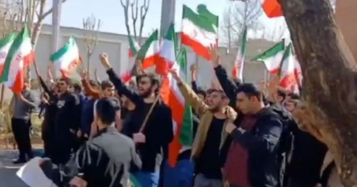 ইরানে ফের সরকারবিরোধী বিশৃঙ্খলা ও বিক্ষোভ