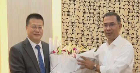 প্রধানমন্ত্রীর সঙ্গে চীনের রাষ্ট্রদূতের সৌজন্য সাক্ষাৎ