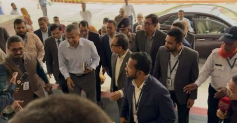 নতুন গভর্নর মো. মোস্তাকুর রহমান বাংলাদেশ ব্যাংকে যোগদান করেছেন