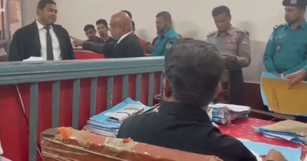 বরিশালে বিএনপিপন্থি ২০ আইনজীবীর বিরুদ্ধে মামলা, আদালতে ব্যাপক হট্টগোল