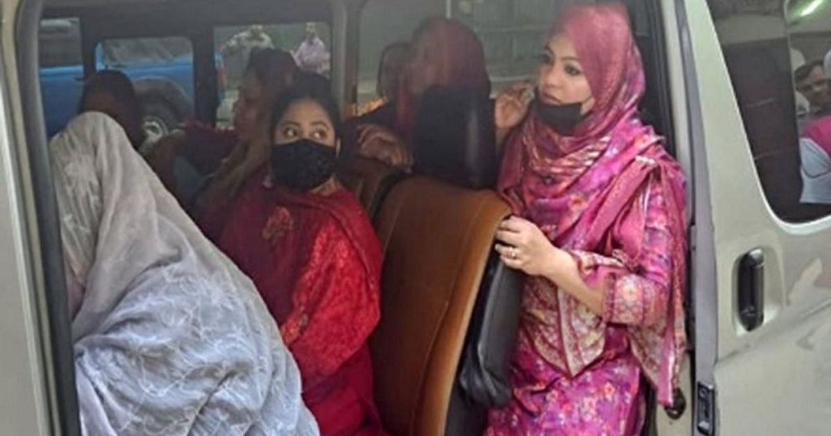 ধানমন্ডিতে ঝটিকা মিছিল, মহিলা আওয়ামী লীগের সাত নেতাকর্মী গ্রেফতার