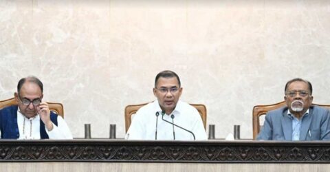 প্রথমবারের মতো নিজ কার্য্যালয়ের কর্মীদের সঙ্গে প্রধানমন্ত্রীর মতবিনিময়