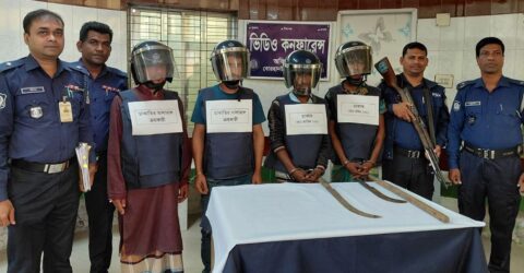 ভোলায় অস্ত্রসহ ডাকাত দলের ৪ সদস্য গ্রেপ্তার