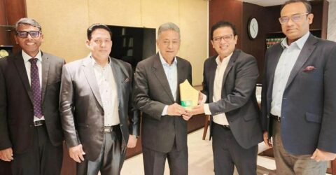 অর্থ ও পরিকল্পনা মন্ত্রীর সঙ্গে ডিসিসিআই সভাপতির বৈঠক: বিনিয়োগ ও নীতি সংস্কার নিয়ে আলোচনা