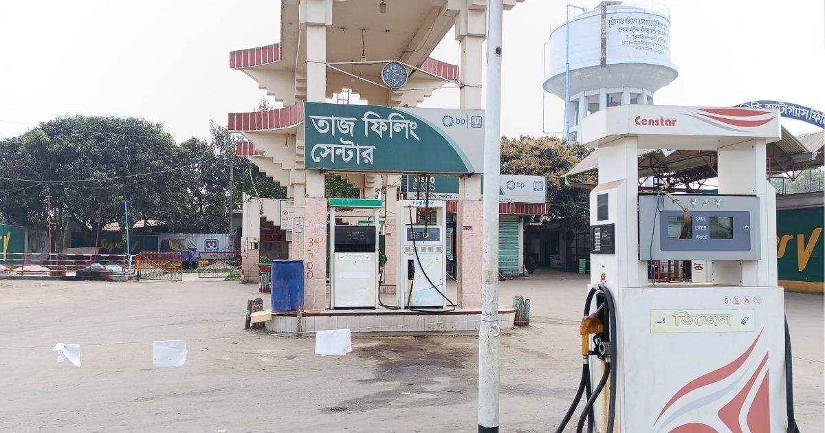 জয়পুরহাটে জ্বালানি তেলের সংকট, ভোগান্তি বেড়েই চলছে