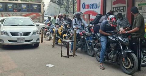 রাইড শেয়ারিং চালকদের জন্য প্রতিদিন ৫ লিটার ড্রাম তেল সরবরাহের ঘোষণা