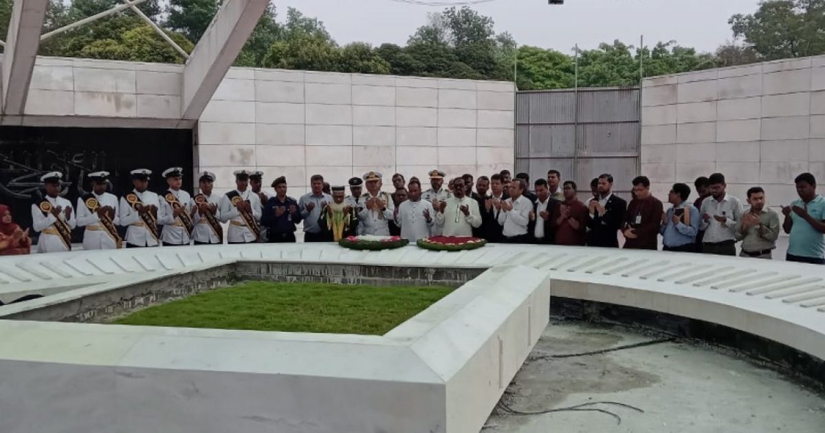 জিয়াউর রহমান ও খালেদা জিয়ার সমাধিতে স্পিকার ও ডেপুটি স্পিকারকে গভীর শ্রদ্ধা