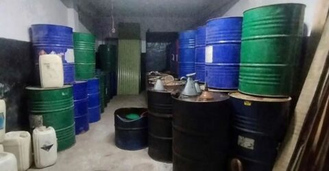 মেহেরপুরে সীমান্তে ৫৩৭৫ লিটার তেল জব্দ ও গ্রেফতার