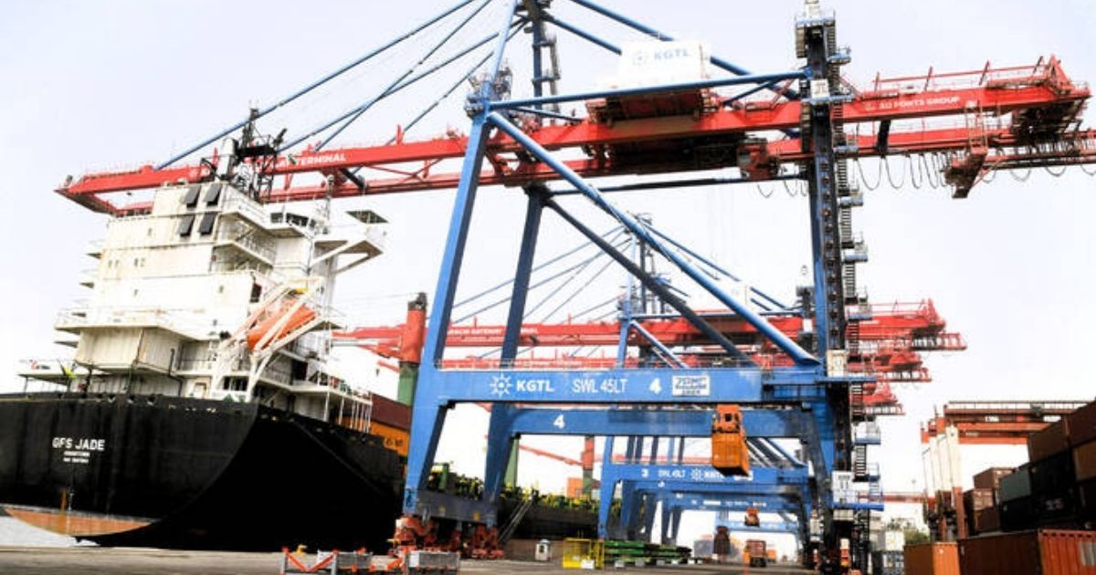 মধ্যপ্রাচ্য সংকটে করাচি বন্দরে পণ্য খালাসে রেকর্ড কার্যক্রম