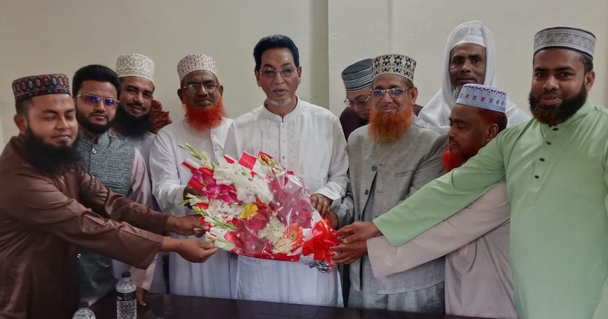 বরগুনায় চীফ হুইপ নূরুল ইসলাম মনি－র সঙ্গে রাজনৈতিক নেতাদের সৌজন্য সাক্ষাৎ