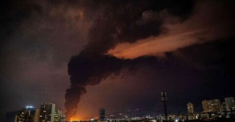 হরমুজ প্রণালী খোলার শর্তে দুই সপ্তাহের যুদ্ধবিরতি ঘোষণা ট্রাম্পের