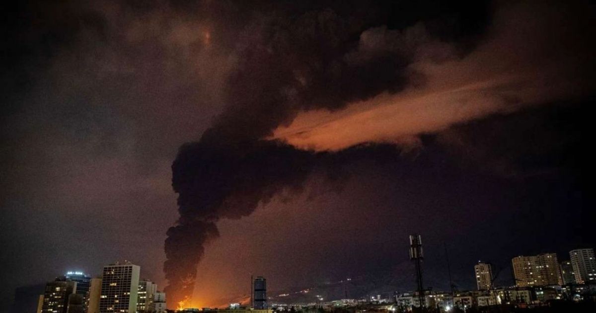 হরমুজ প্রণালী খোলার শর্তে দুই সপ্তাহের যুদ্ধবিরতি ঘোষণা ট্রাম্পের