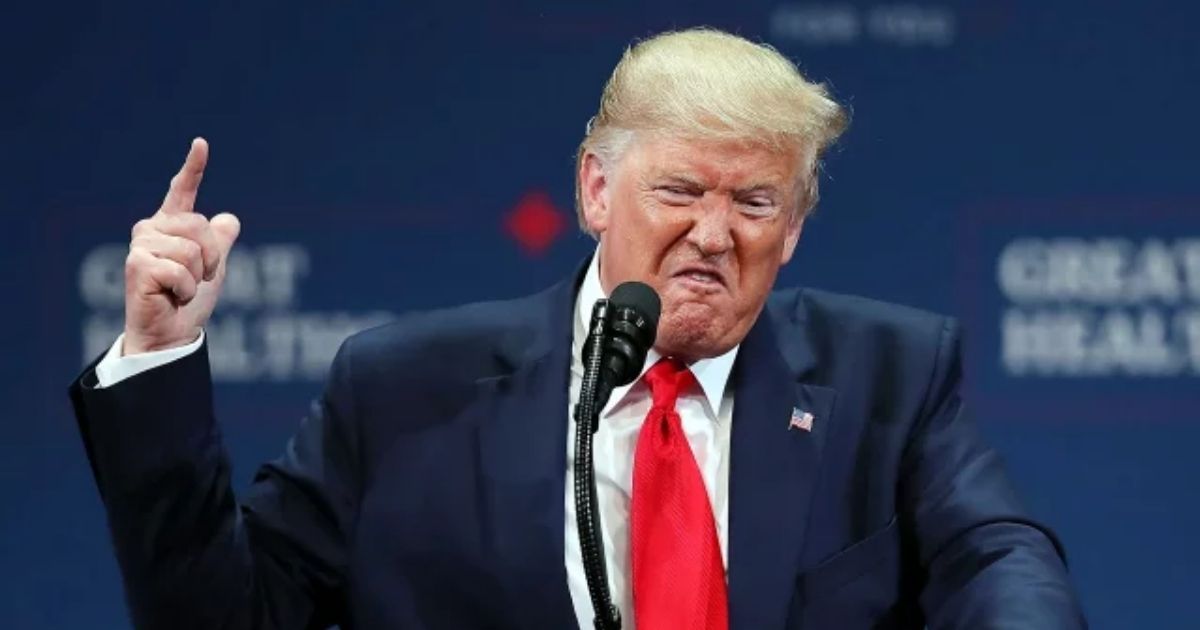 ট্রাম্পের ইরানে ‘গুঁড়িয়ে দেওয়ার’ হুঁশিয়ারি