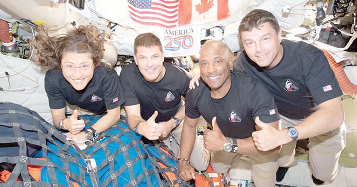 পৃথিবীতে ফিরলেন ৪ নভোচারী