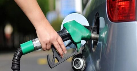 বিশ্ববাজারে টানা দ্বিতীয় দিনের মতো জ্বালানি তেলের মূল্য হ্রাস