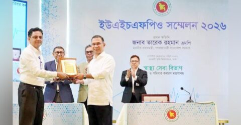 প্রধানমন্ত্রীর হাত থেকে শ্রেষ্ঠ উপজেলা স্বাস্থ্য কর্মকর্তার সম্মাননা পেলেন ডা. তানসিভ জুবায়ের নাদিম