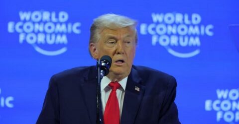 গ্রিনল্যান্ড ইস্যুতে শুল্কের হুমকি থেকে পিছু হটলেন ট্রাম্প