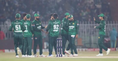 পাকিস্তানের বিশ্বকাপ স্কোয়াড চূড়ান্ত: রিজওয়ান ও রউফ বাদ, নেতৃত্বে বাবর আজম