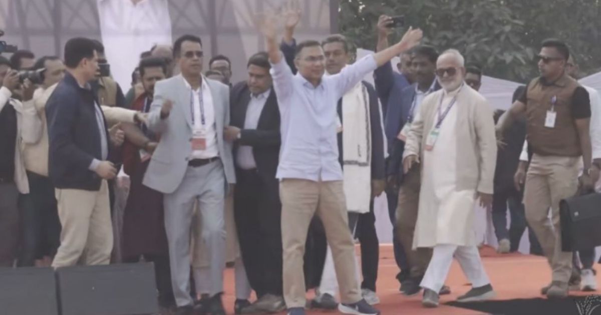 খুলনার জনসভা মঞ্চে তারেক রহমান