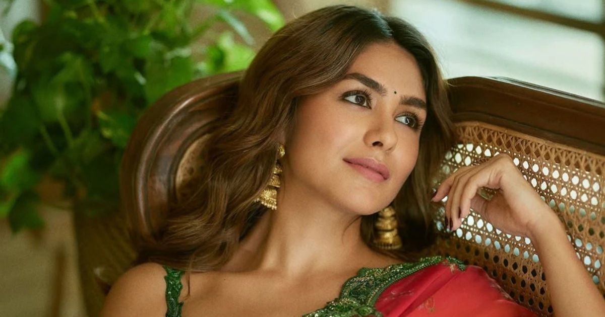 ধনুষের সঙ্গে বিয়ের গুঞ্জন: ভক্তদের ‘না খেয়ে’ যেতে মানা করলেন ম্রুণাল ঠাকুর