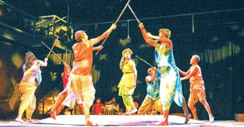 কেন্দ্রীয় শহীদ মিনারে শততম প্রদর্শনীর মাইলফলক ছুঁতে যাচ্ছে বটতলার কালজয়ী নাটক
‘খনা’