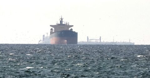 হরমুজ প্রণালি দিয়ে ভারতীয় জাহাজ চলাচলের অনুমতি দিল ইরান