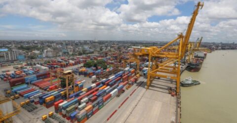 বন্দরের জট কমাতে ৩৭৮ কন্টেইনার পণ্য নিলামে বিক্রির উদ্যোগ এনবিআরের