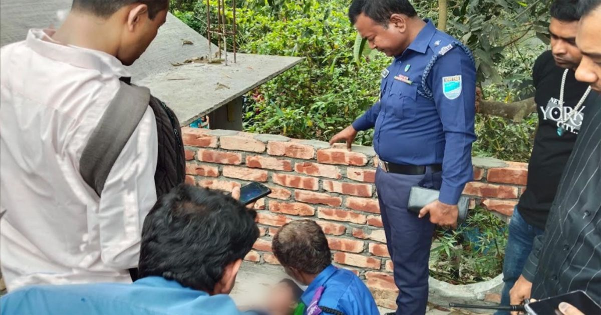 নরসিংদীতে প্রতিবেশীর বাড়ির ছাদে মিলল নিখোঁজ শিশুর মরদেহ