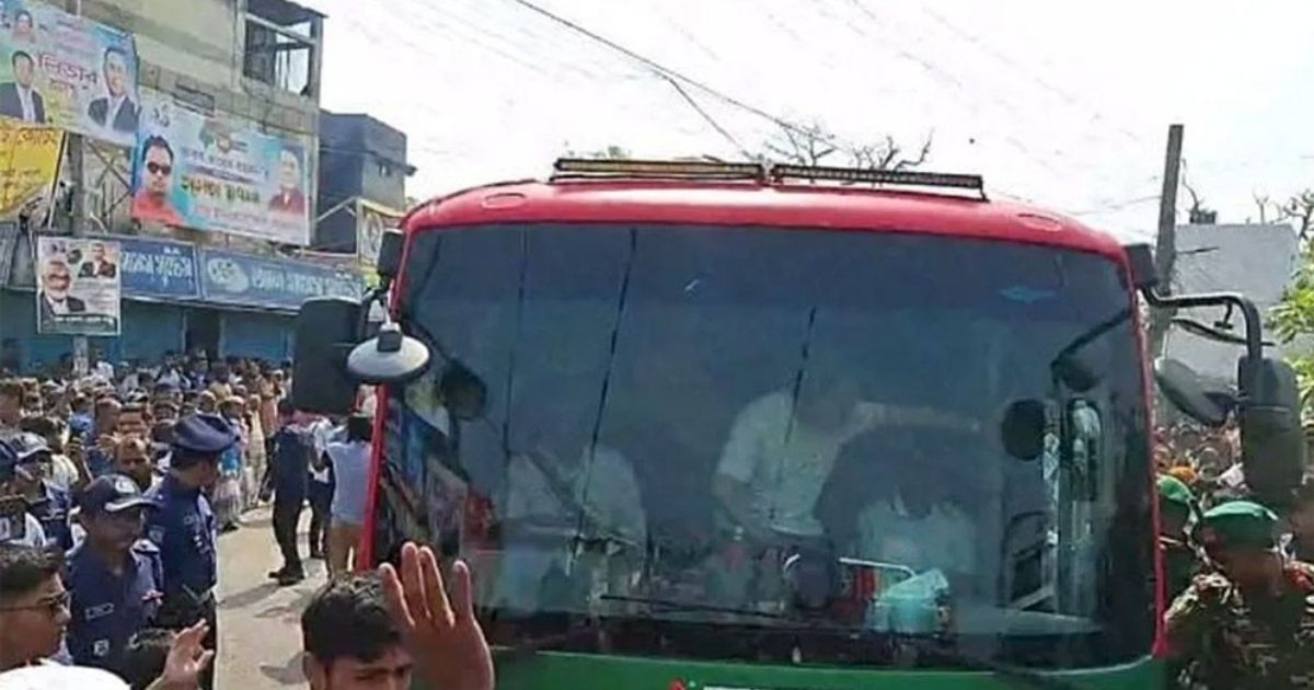 খাল খনন কর্মসূচির উদ্বোধন করতে দিনাজপুরের পথে প্রধানমন্ত্রী