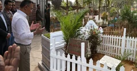 নানা-নানির কবর জিয়ারত করলেন প্রধানমন্ত্রী