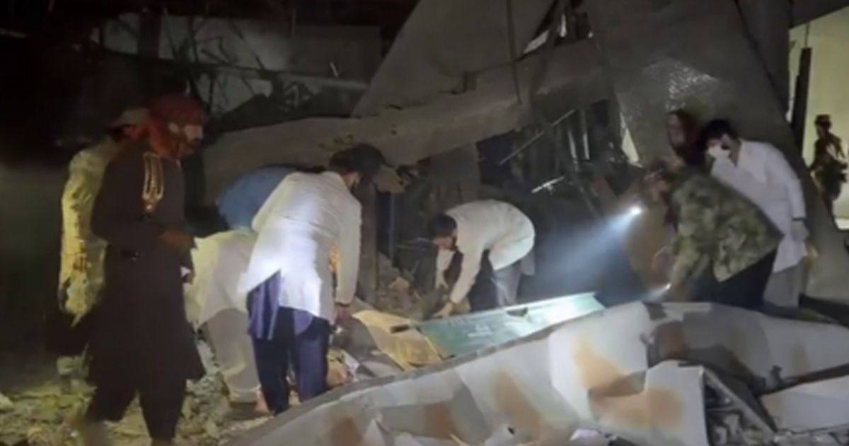 আফগানিস্তানের হাসপাতালে পাকিস্তানের হামলায় নিহত ৪০০